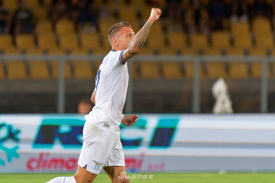 这位备受瞩 这位备受瞩