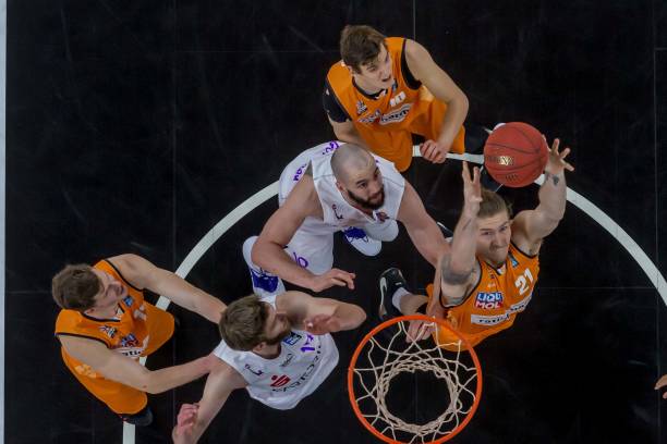 詹姆斯曾多 詹姆斯曾多