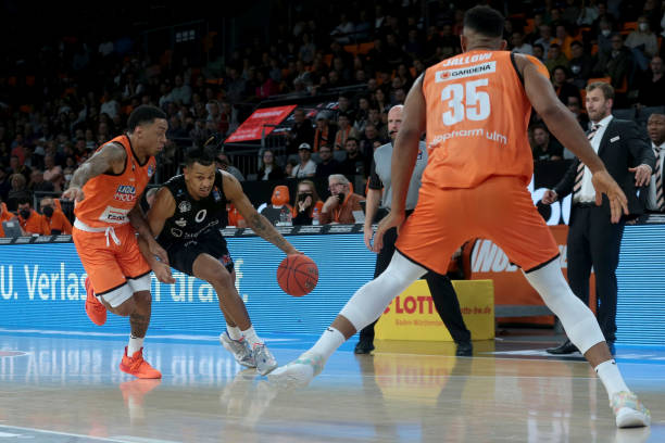 赛季初期对 赛季初期对