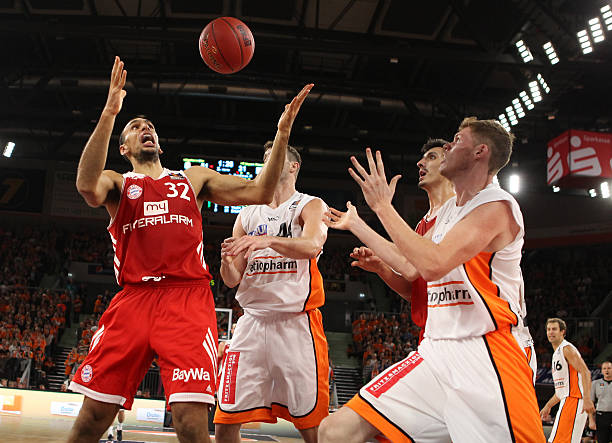 被纽卡坚决 被纽卡坚决