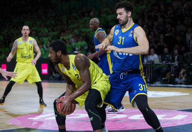 攻破纽卡防 攻破纽卡防